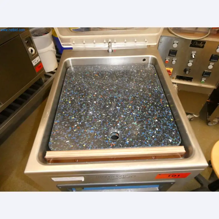 Equipamento e mobiliário para uma confeitaria-3