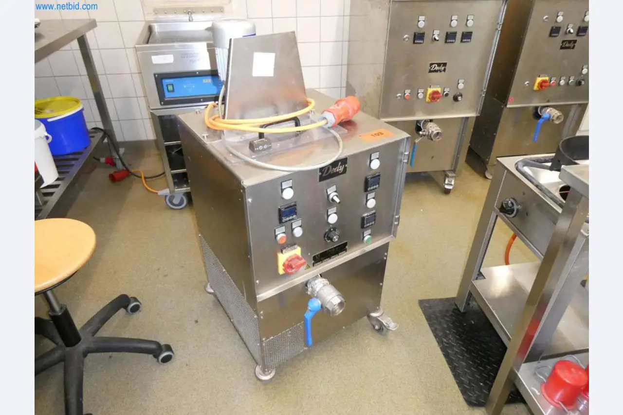 Equipamento e mobiliário para uma confeitaria-1