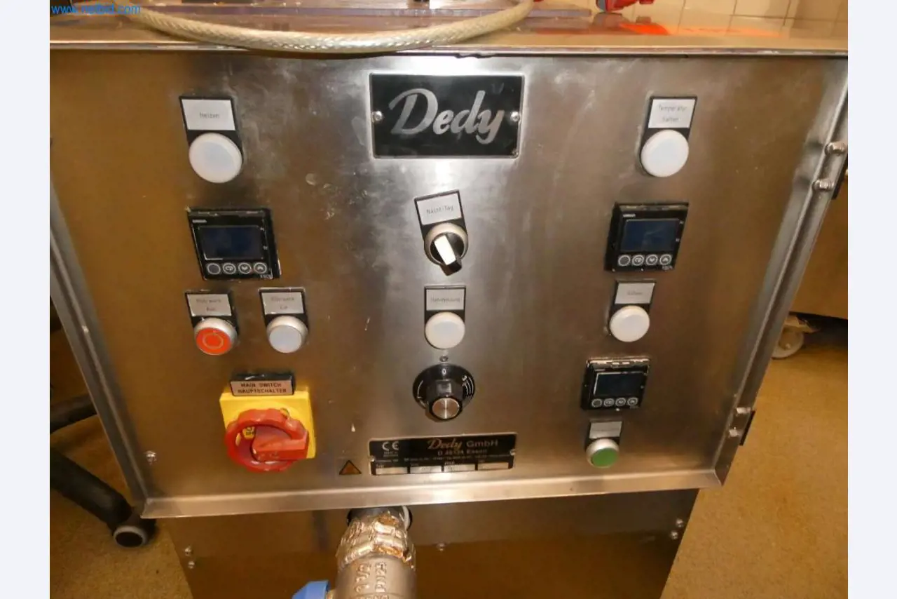 Equipamento e mobiliário para uma confeitaria-2