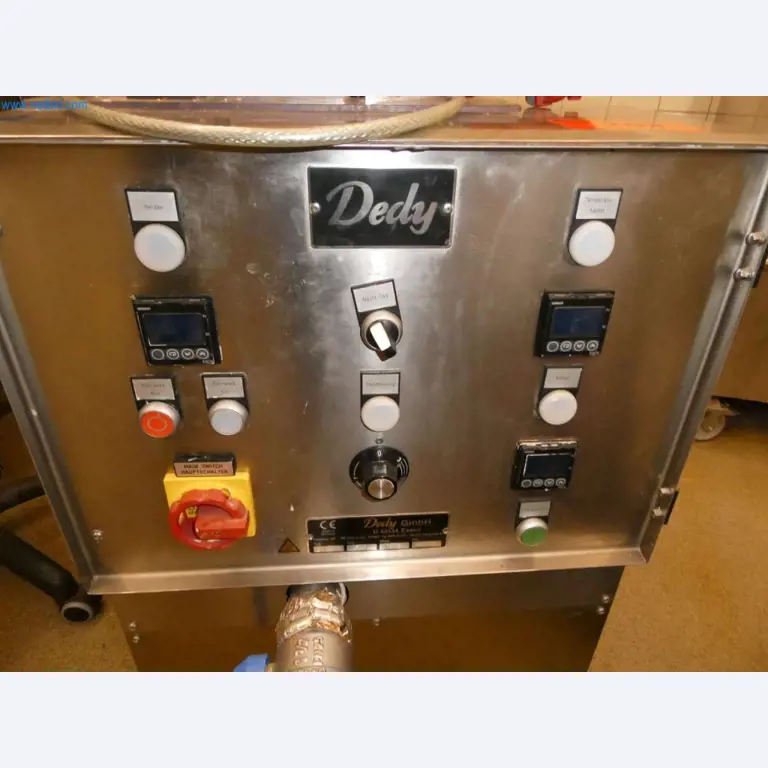 Equipamento e mobiliário para uma confeitaria-2