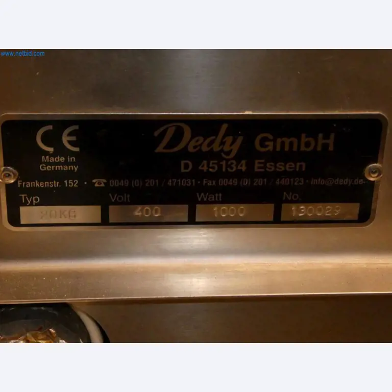 Equipamento e mobiliário para uma confeitaria-3