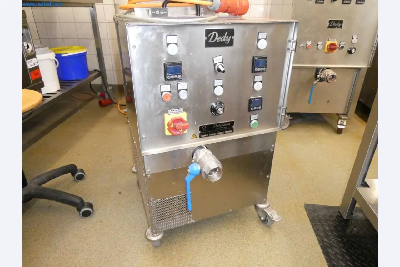 Equipamento e mobiliário para uma confeitaria-7