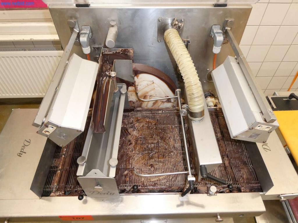 Equipamiento y mobiliario para una confitería-3