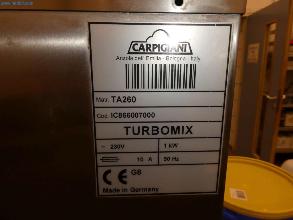 Equipamiento y mobiliario para una confitería-5