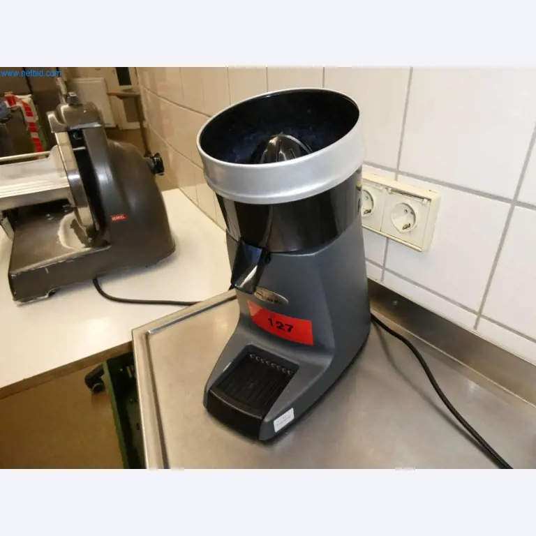 Geräte und Einrichtung einer Confiserie -2