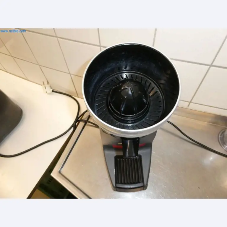 Geräte und Einrichtung einer Confiserie -3