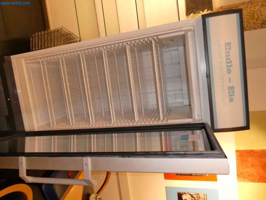 Equipamiento y mobiliario para una confitería-3