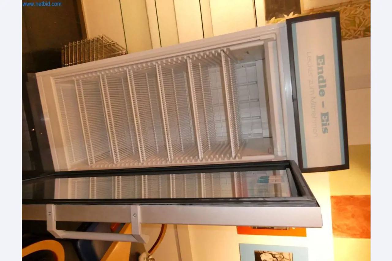 Equipamiento y mobiliario para una confitería-3