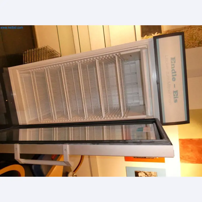 Equipamiento y mobiliario para una confitería-3