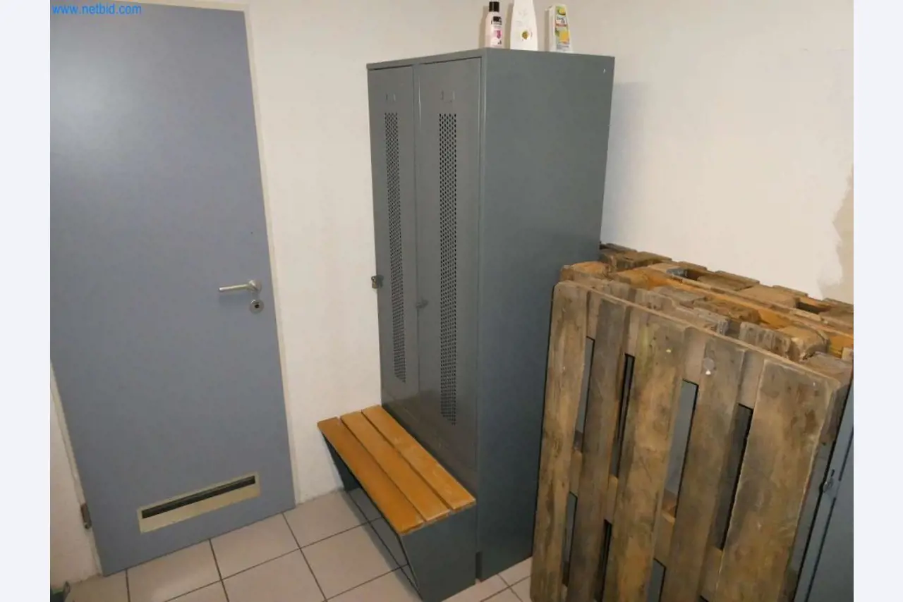 Equipamiento y mobiliario para una confitería-4