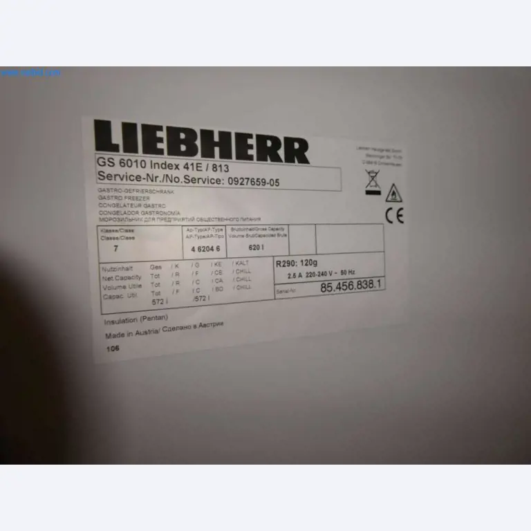 Oprema in pohištvo za slaščičarno-3