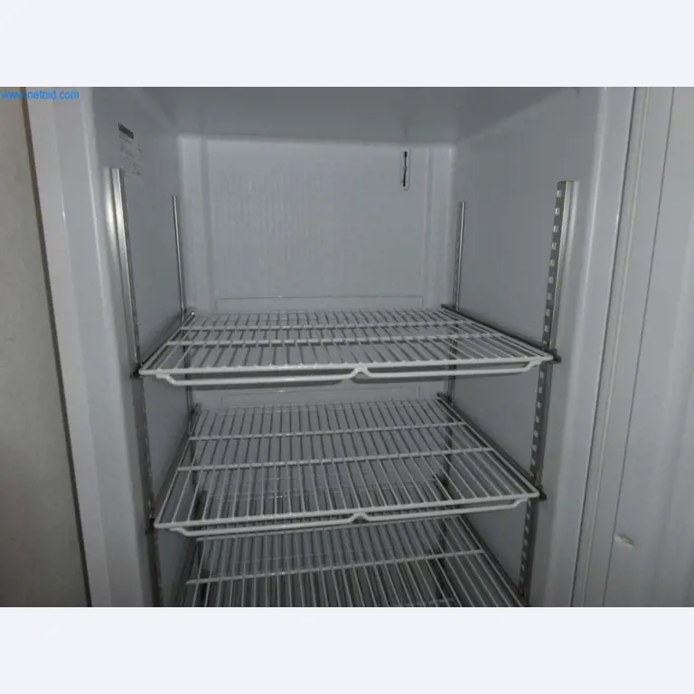 Oprema in pohištvo za slaščičarno-4