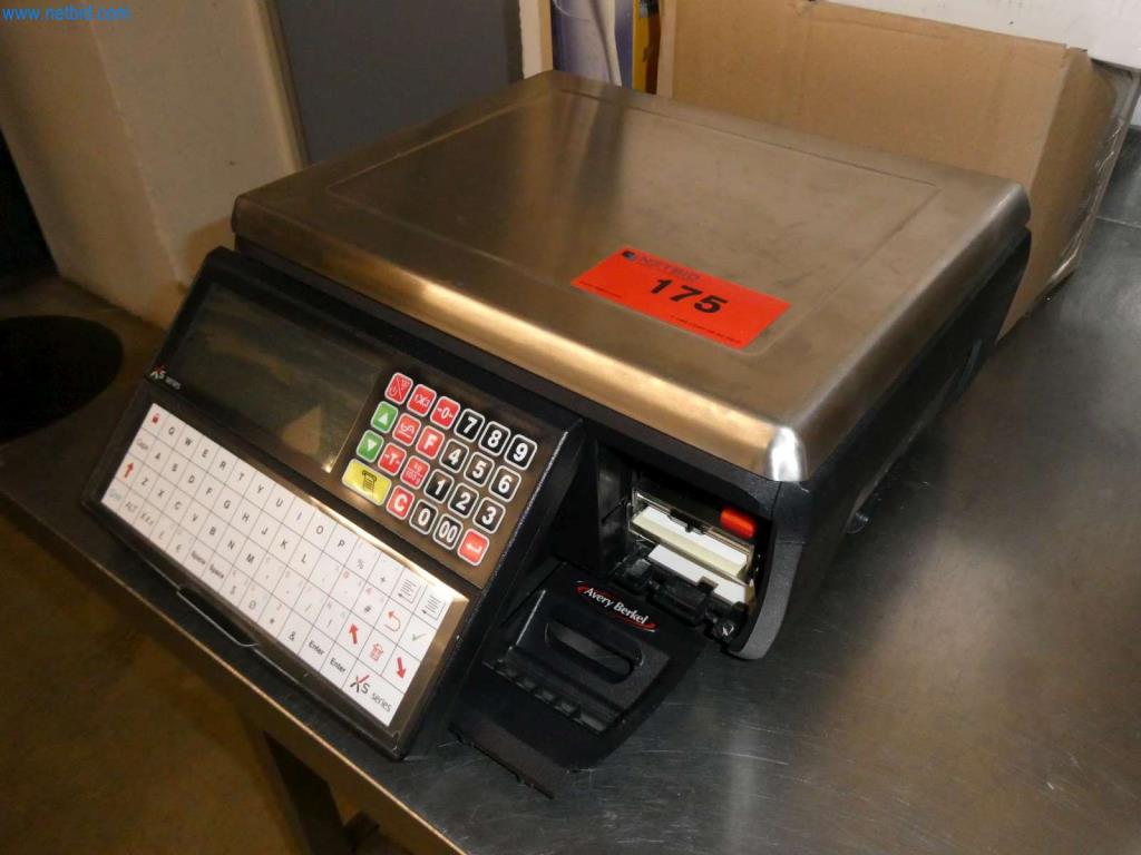 Equipamiento y mobiliario para una confitería-2