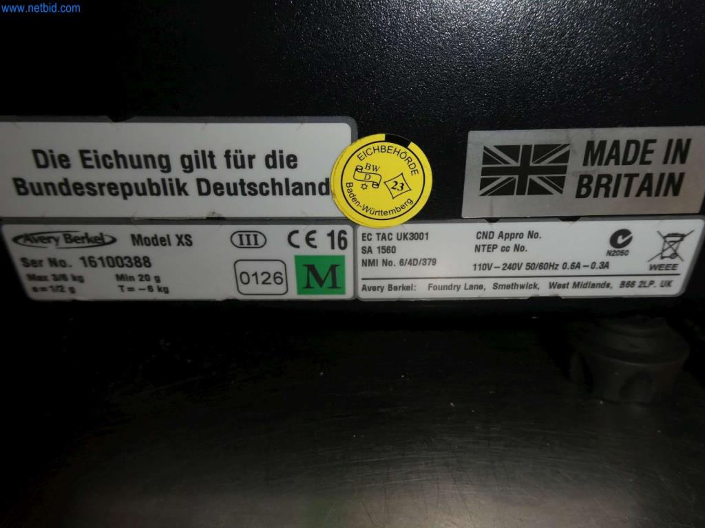 Equipamiento y mobiliario para una confitería-4