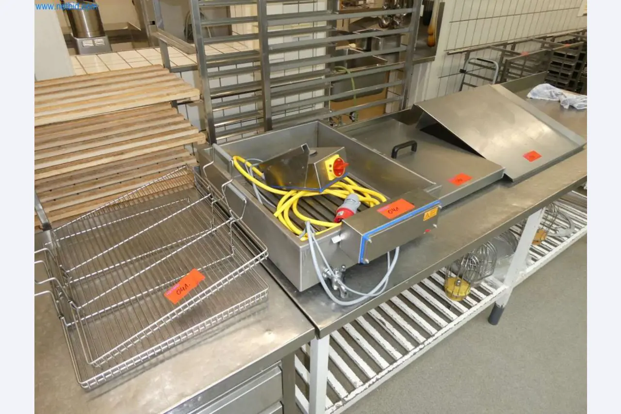 Geräte und Einrichtung einer Confiserie -1