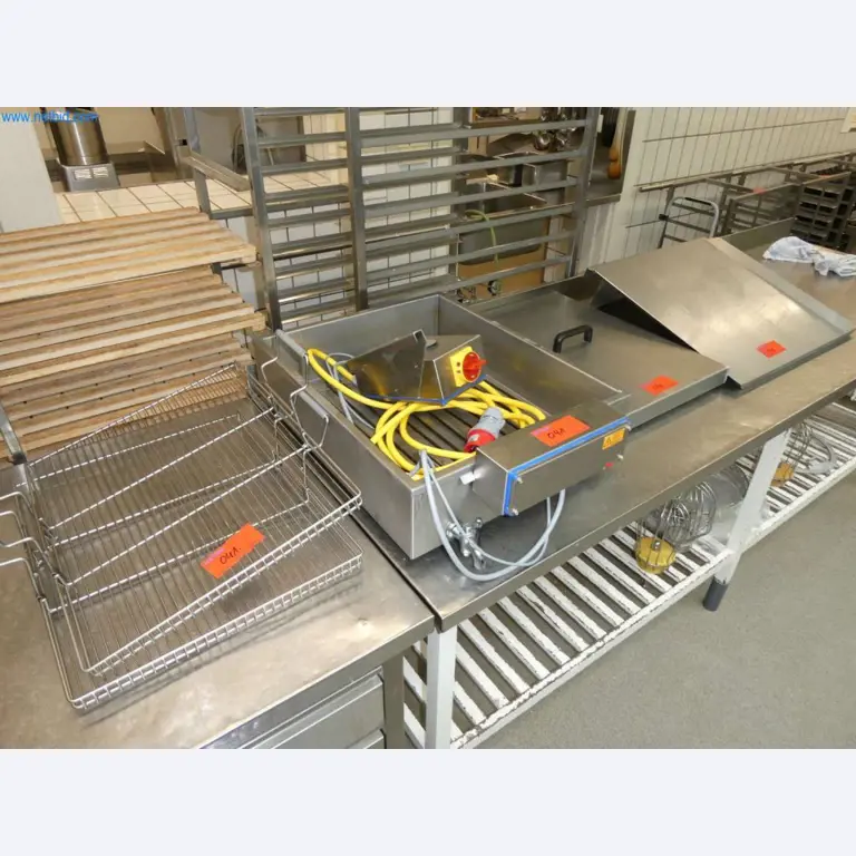 Geräte und Einrichtung einer Confiserie -1