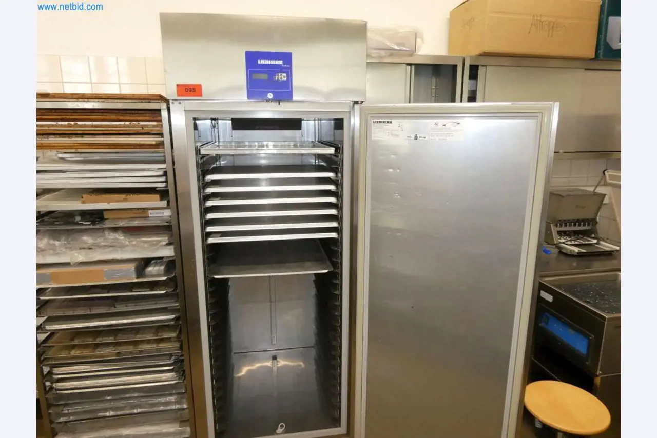Equipamiento y mobiliario para una confitería-6