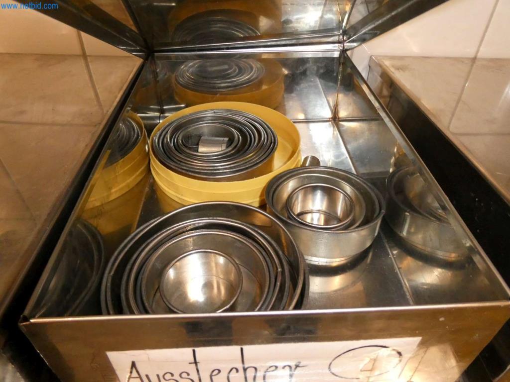 Equipamiento y mobiliario para una confitería-10