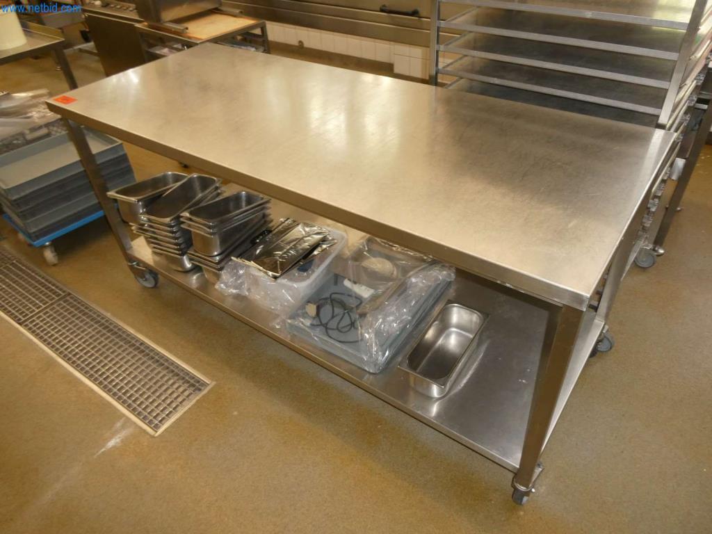 Equipamiento y mobiliario para una confitería-13