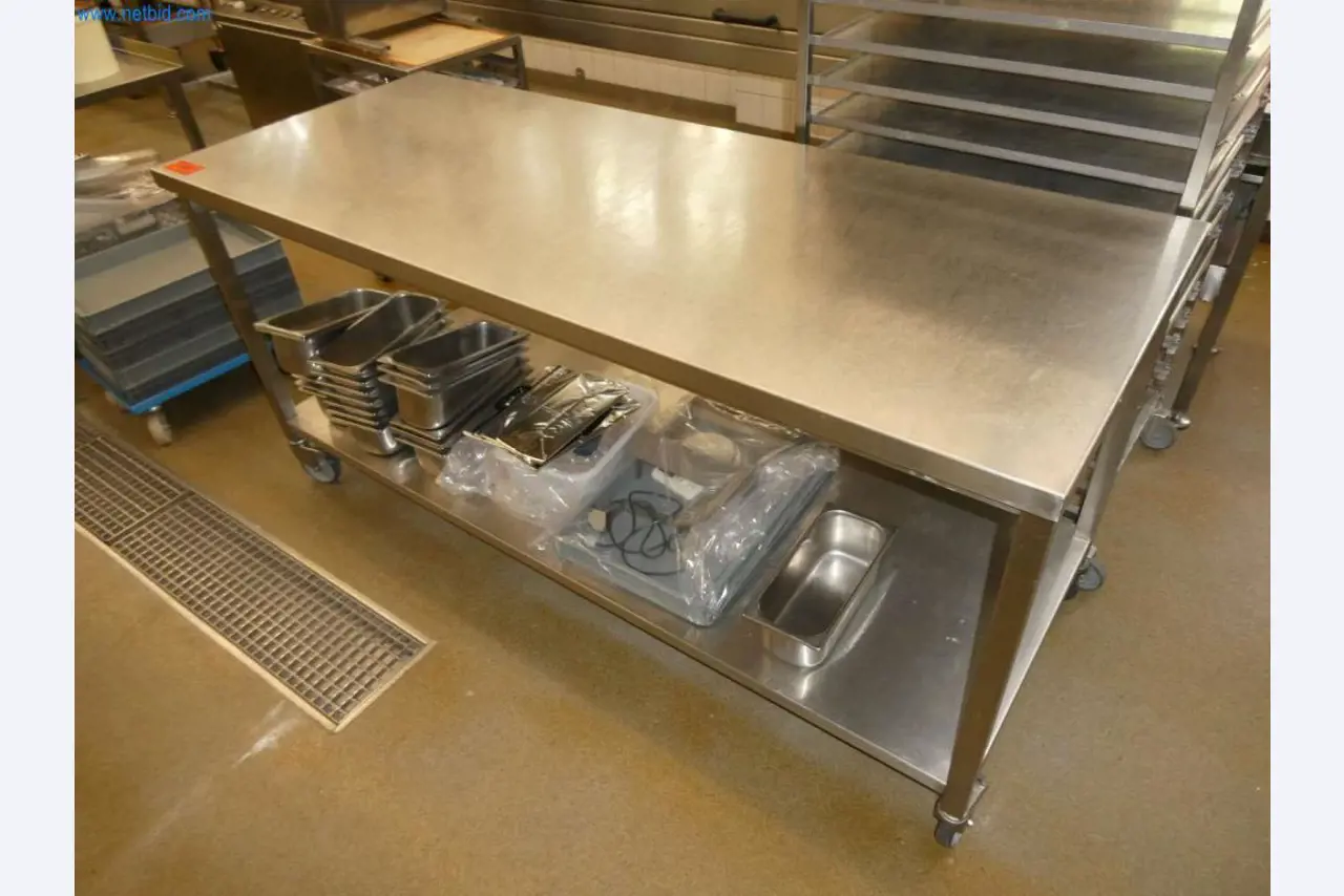 Equipamiento y mobiliario para una confitería-13