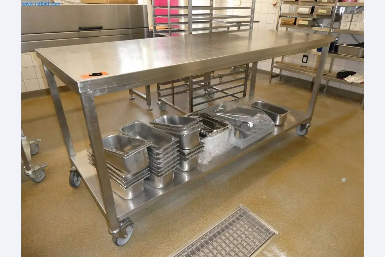 Equipamiento y mobiliario para una confitería-15