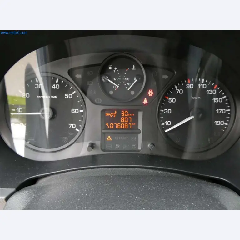 Equipamento e mobiliário para uma confeitaria-12