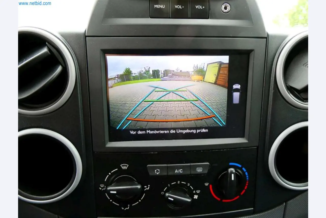 Equipamento e mobiliário para uma confeitaria-13