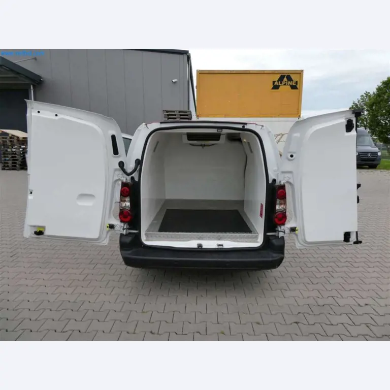 Equipamento e mobiliário para uma confeitaria-15