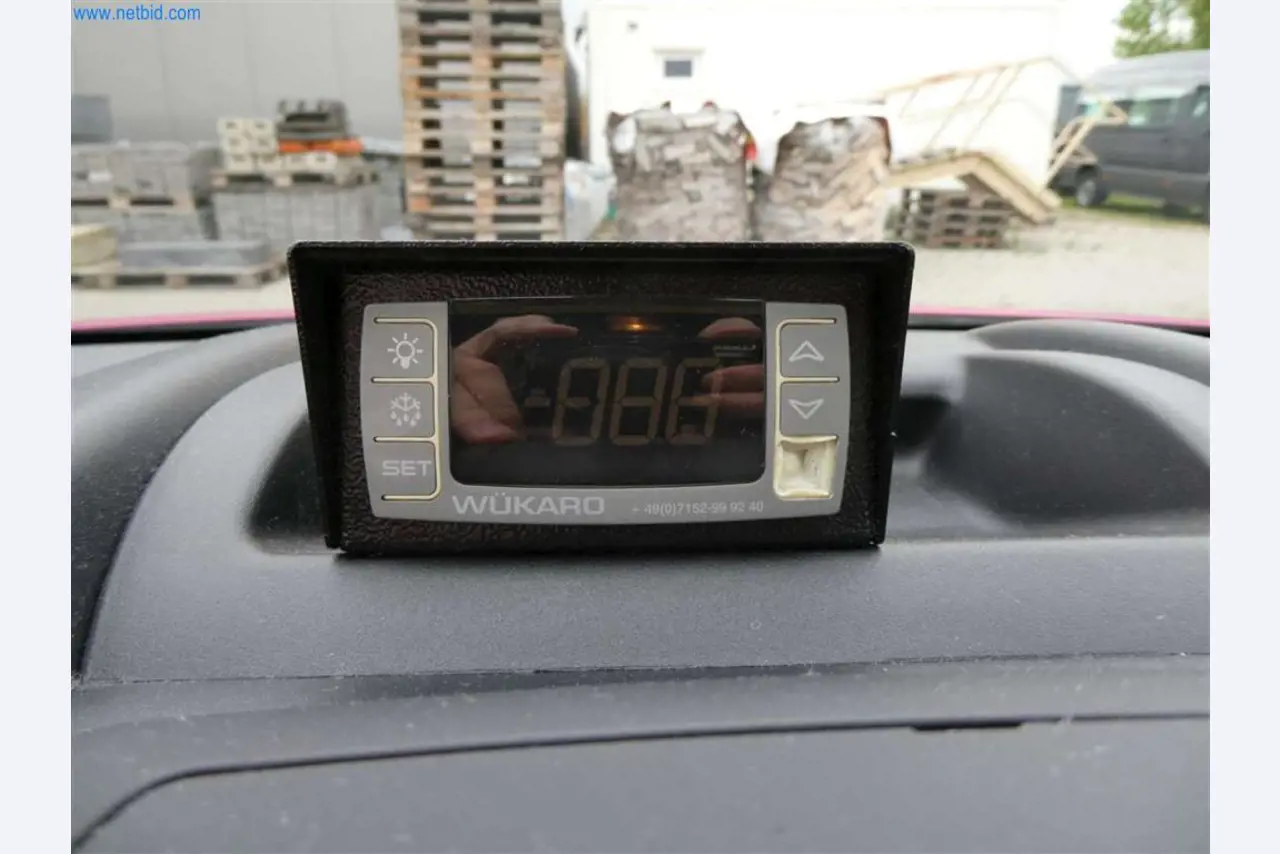 Equipamento e mobiliário para uma confeitaria-17