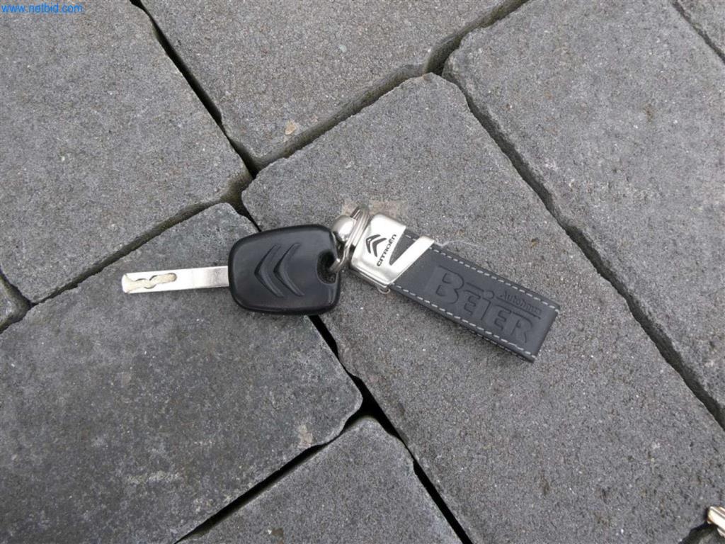 Geräte und Einrichtung einer Confiserie -19