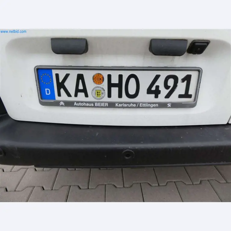 Equipamento e mobiliário para uma confeitaria-22