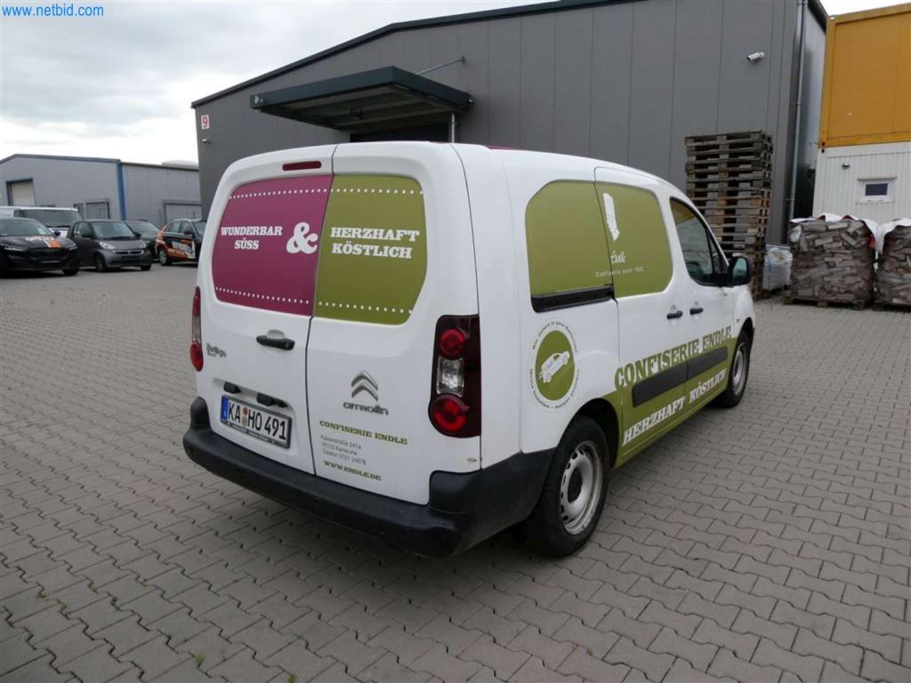 Geräte und Einrichtung einer Confiserie -26