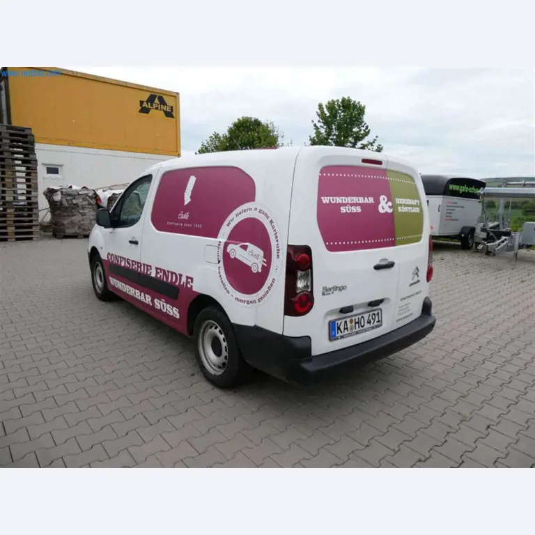 Equipamento e mobiliário para uma confeitaria-27