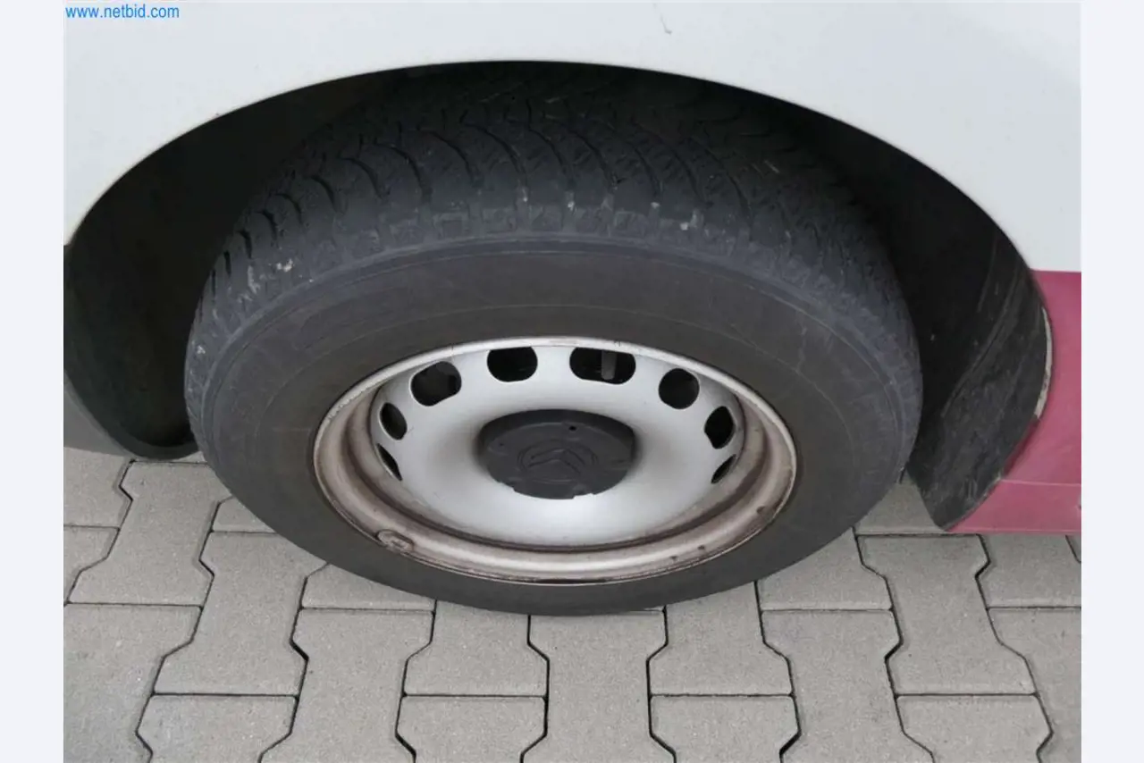 Equipamento e mobiliário para uma confeitaria-29