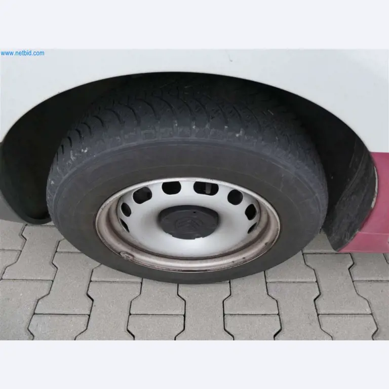 Equipamento e mobiliário para uma confeitaria-29