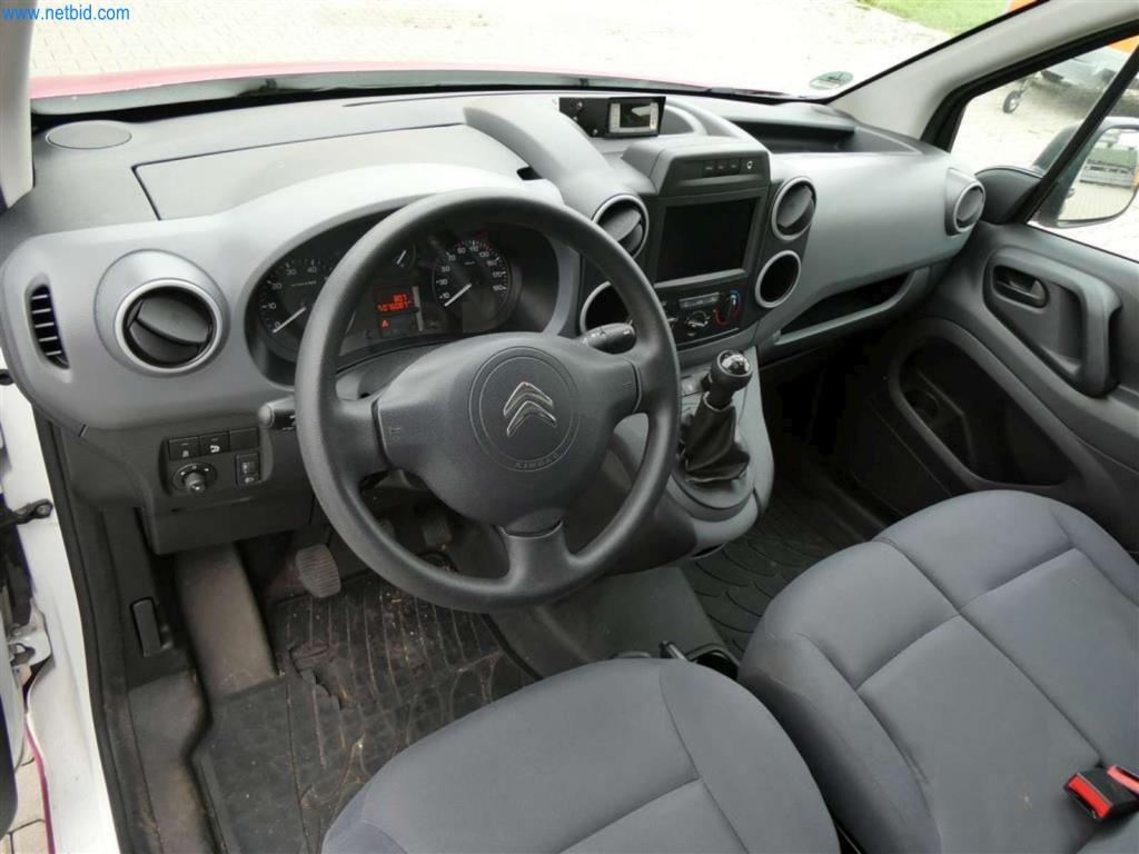 Geräte und Einrichtung einer Confiserie -8