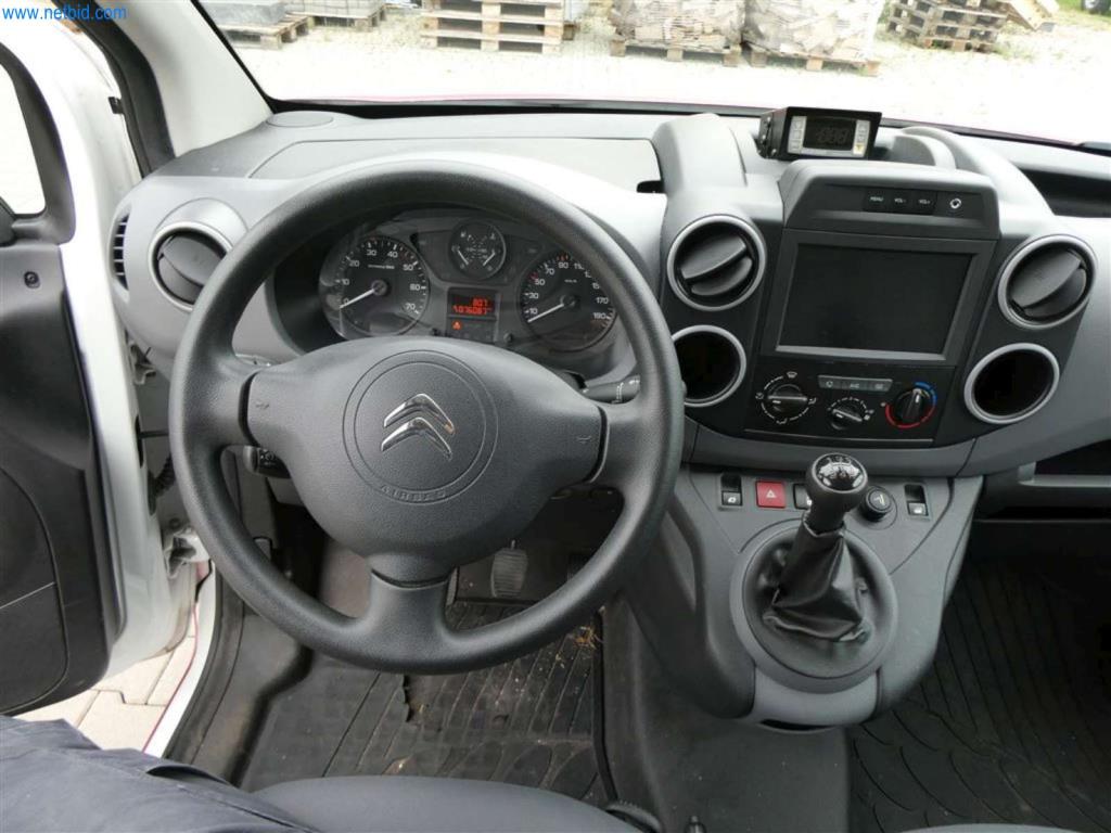 Geräte und Einrichtung einer Confiserie -9