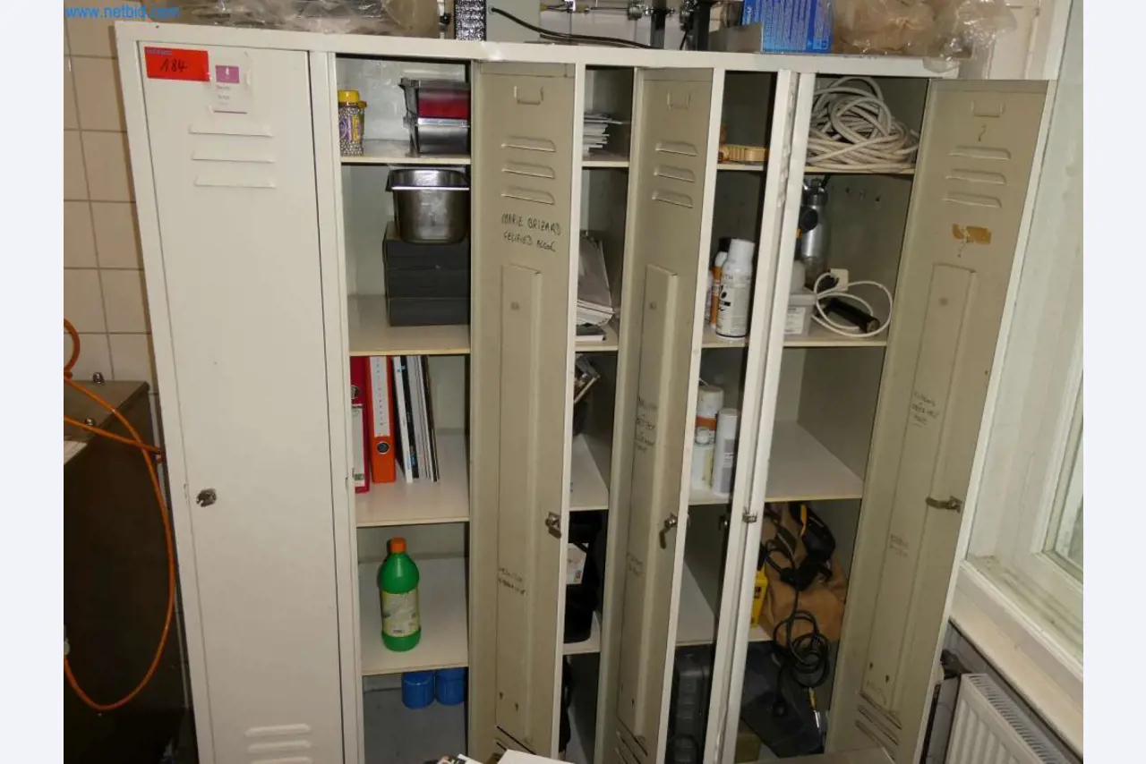 Oprema in pohištvo za slaščičarno-1