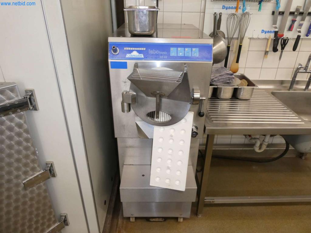 Equipamiento y mobiliario para una confitería-3