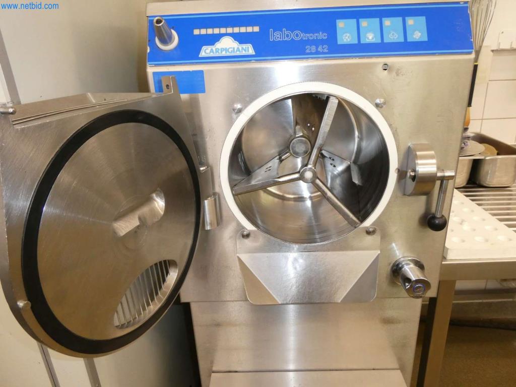 Equipamiento y mobiliario para una confitería-5