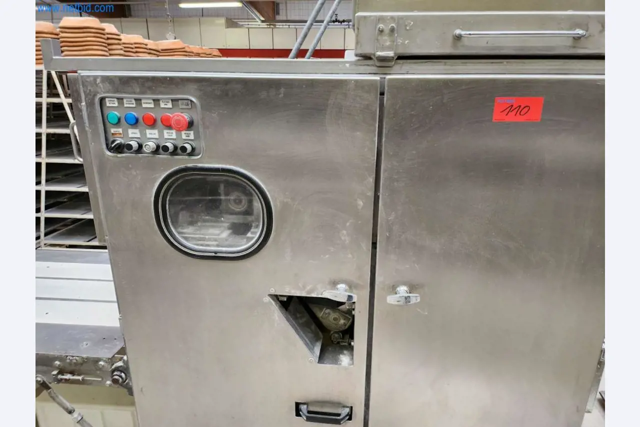 Well-maintained machines of a bakery manufacturer-3