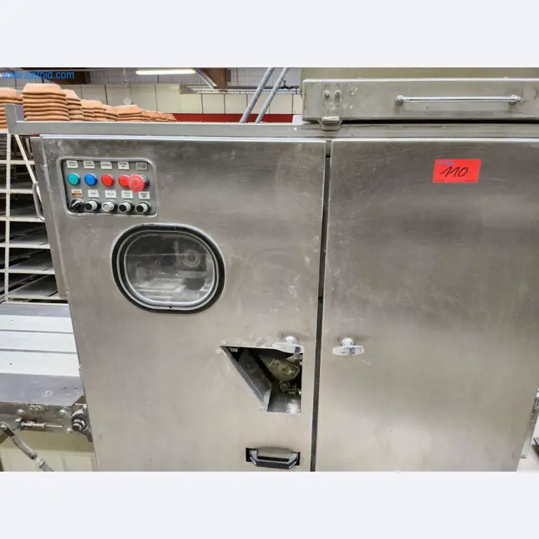 Well-maintained machines of a bakery manufacturer-3