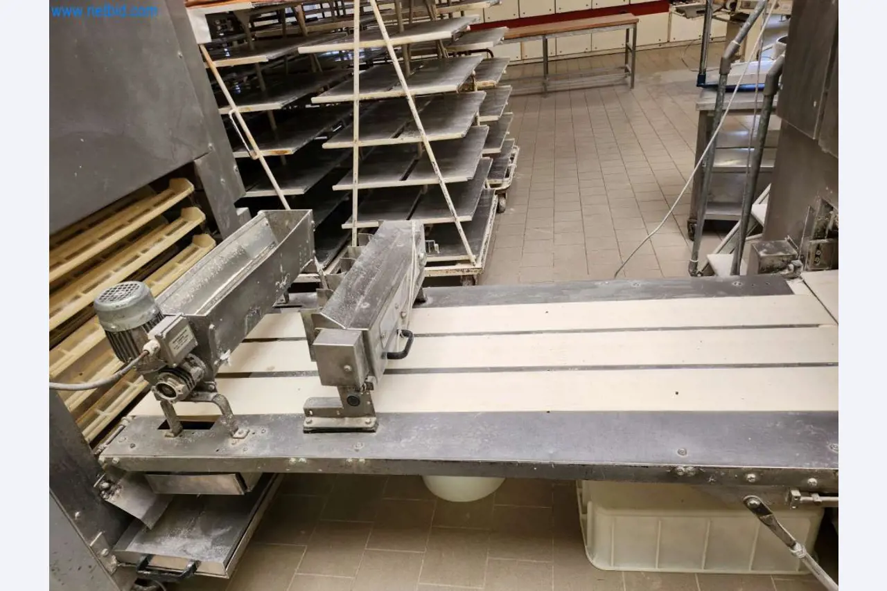 Well-maintained machines of a bakery manufacturer-4