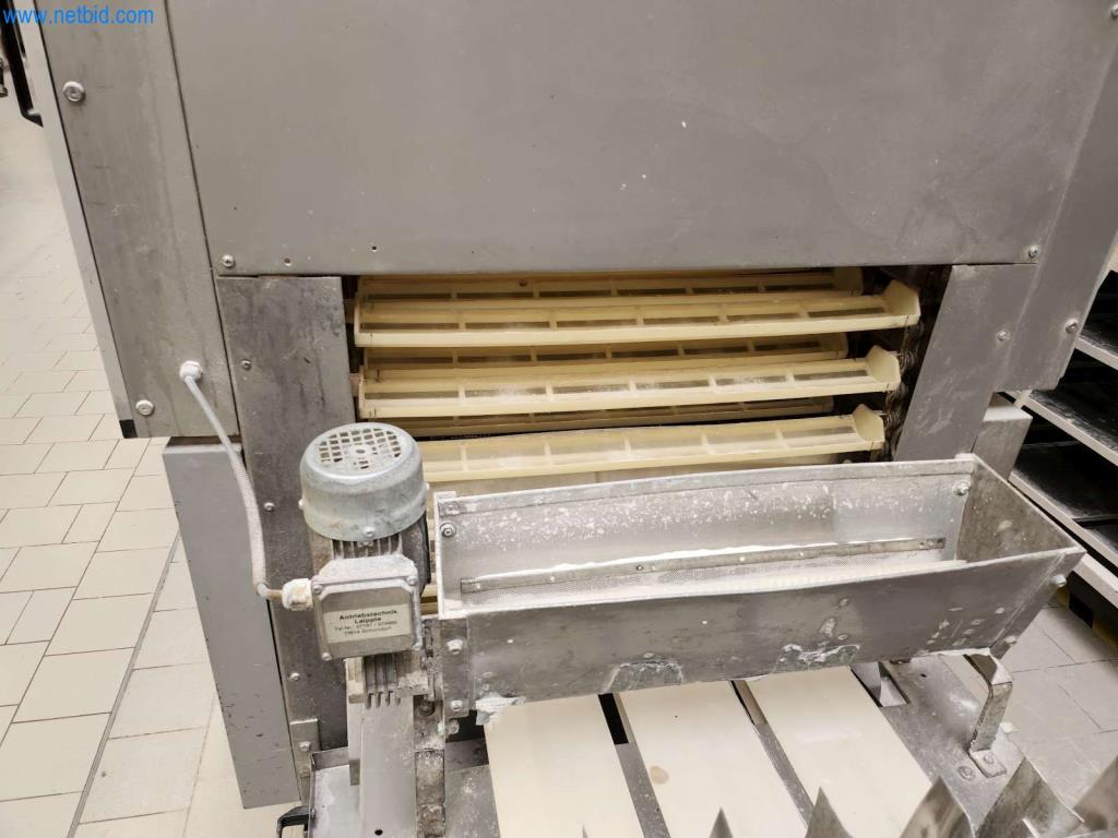 Well-maintained machines of a bakery manufacturer-5