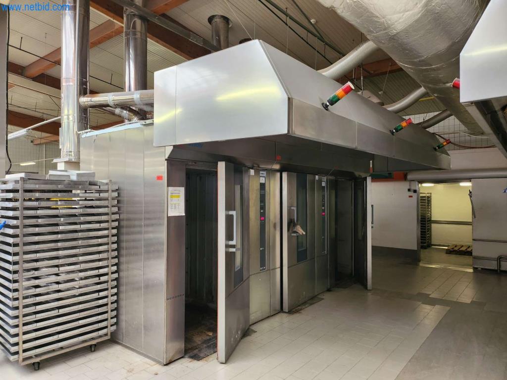 Máquinas bem conservadas de um fabricante de produtos de pastelaria-1