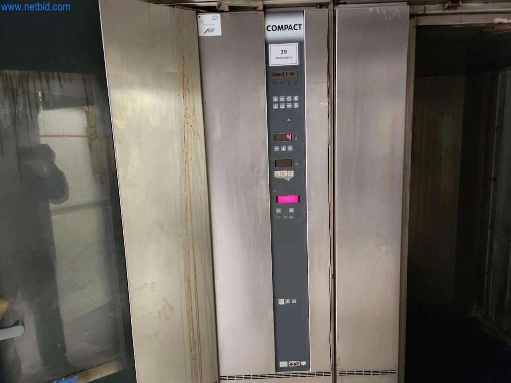 Máquinas bem conservadas de um fabricante de produtos de pastelaria-6