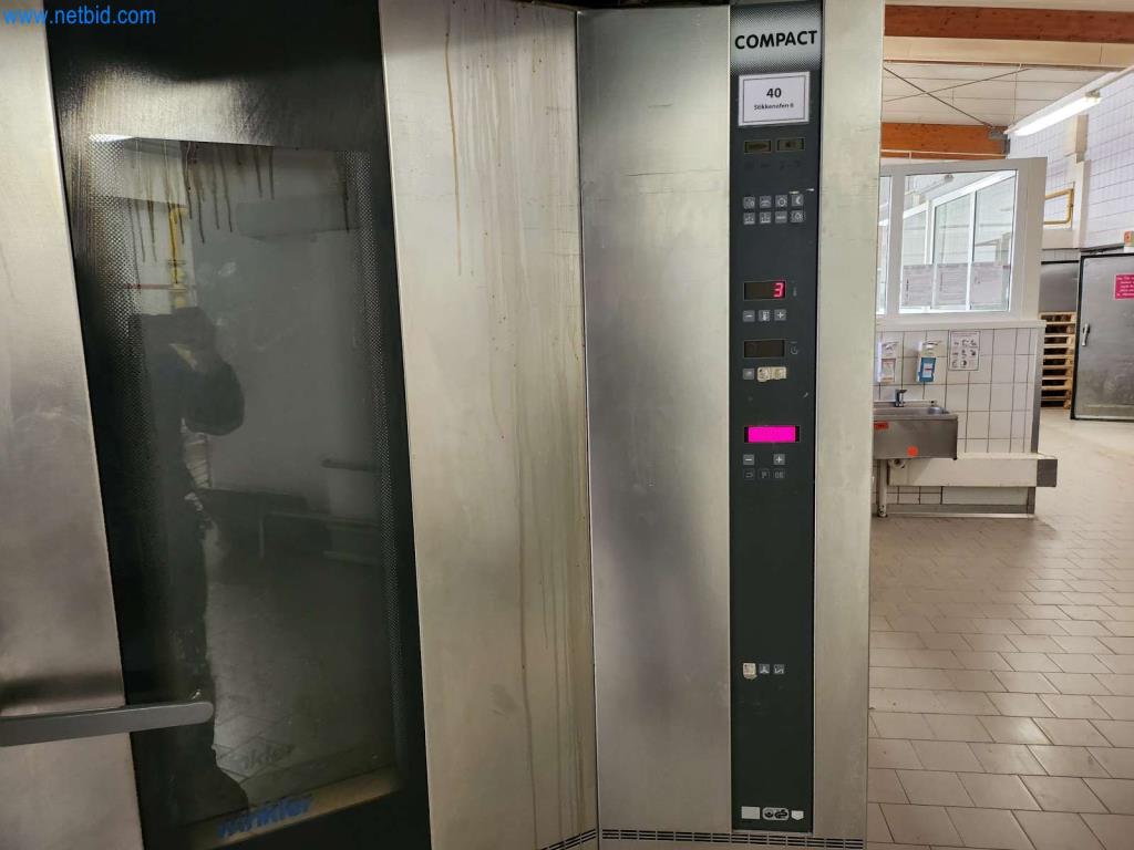 Máquinas bem conservadas de um fabricante de produtos de pastelaria-8