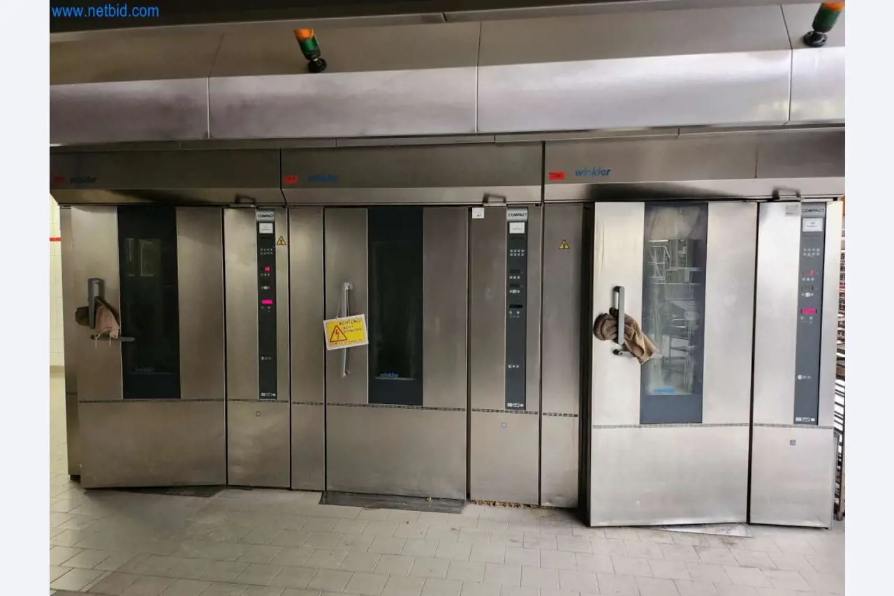 Máquinas bem conservadas de um fabricante de produtos de pastelaria-2