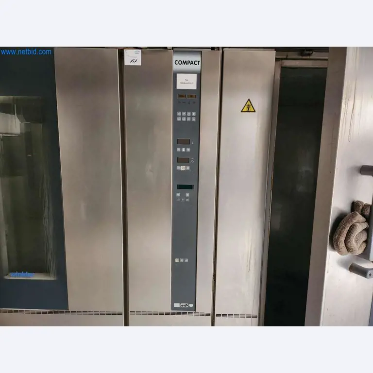 Máquinas bem conservadas de um fabricante de produtos de pastelaria-5