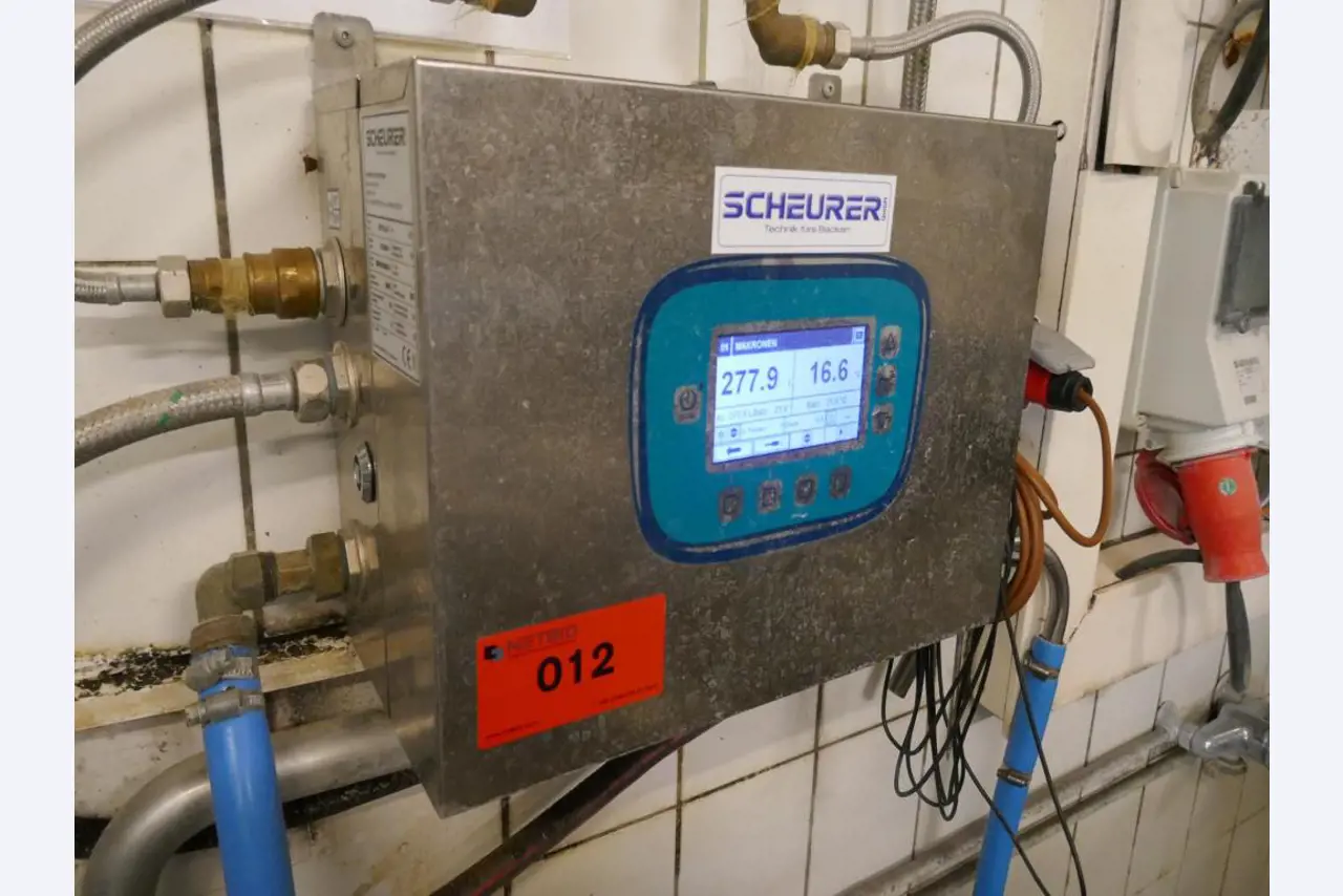 Máquinas bem conservadas de um fabricante de produtos de pastelaria-2